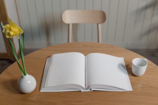 Iedereen praat ineens over het narcis boek: dit is waar het echt over gaat