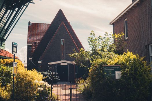 Zoekopdracht naar Student H. van der Schans leeftijd op een smartphone met nieuwsresultaten uit Uden